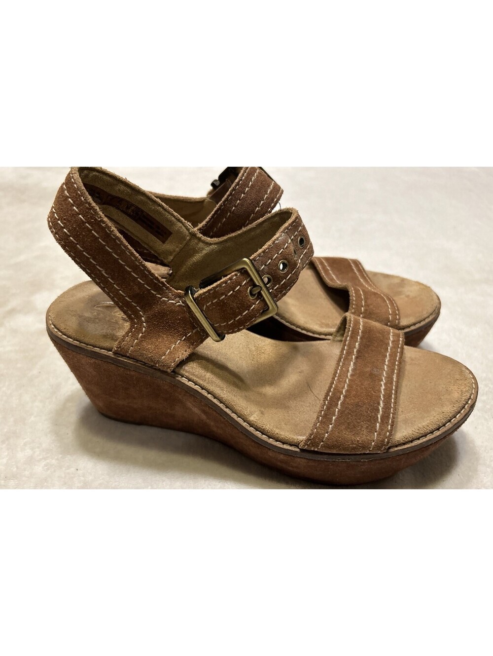 Clarks Sandals Women’s 7.5 M Aisley Orchid Wedge Suede Leather Buckle Strappy
